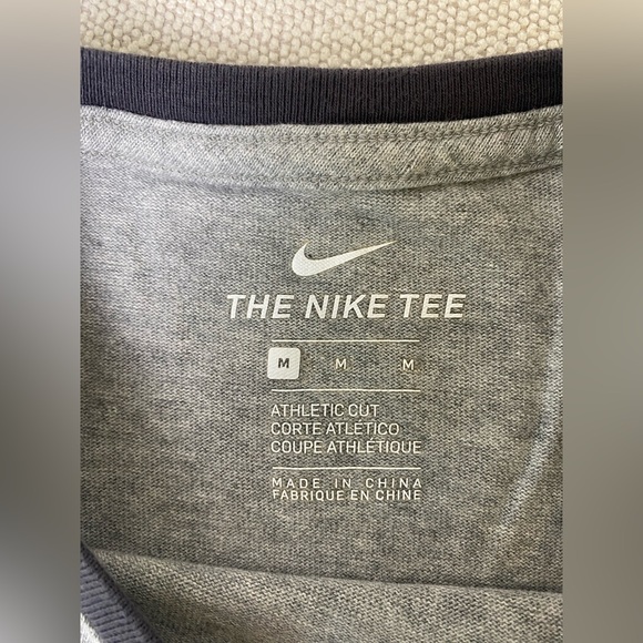 WSU | Nike | Retro Gray Tee with WSC Cat Design - Picture 5 of 5